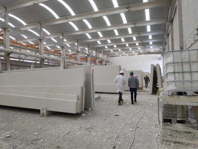 Paneles prefabricados de cerramiento industrial - Hormigón reforzado con fibras poliméricas